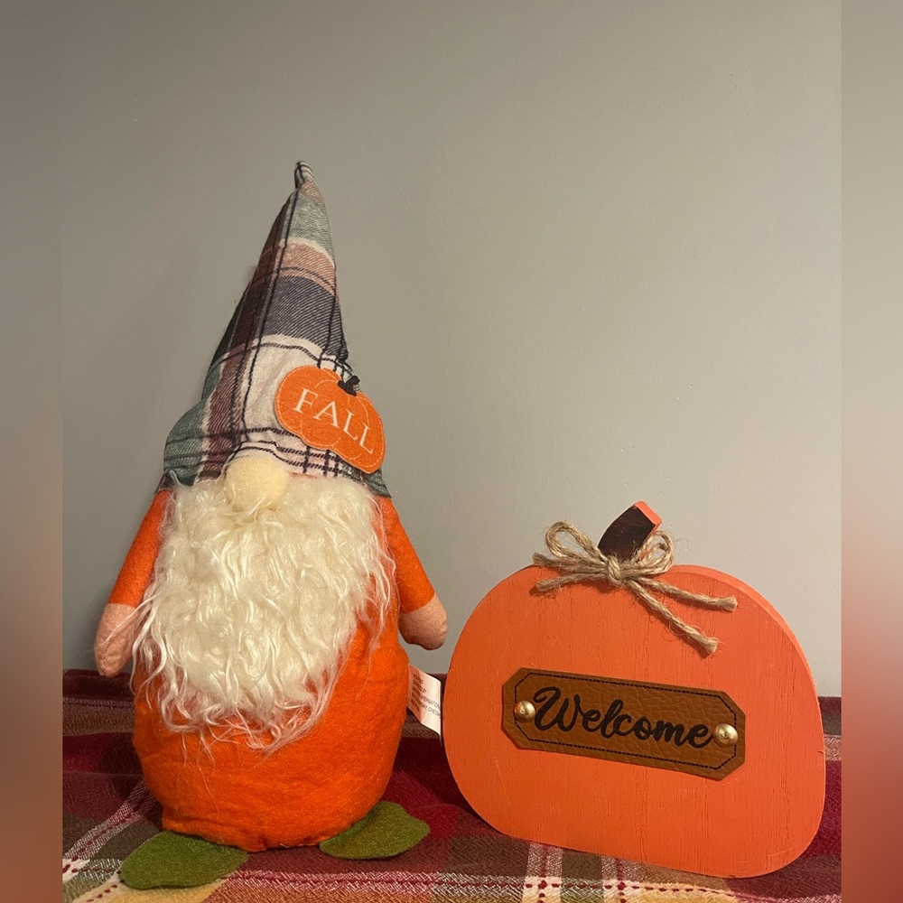 Fall Gnome and Pumpkin Decor